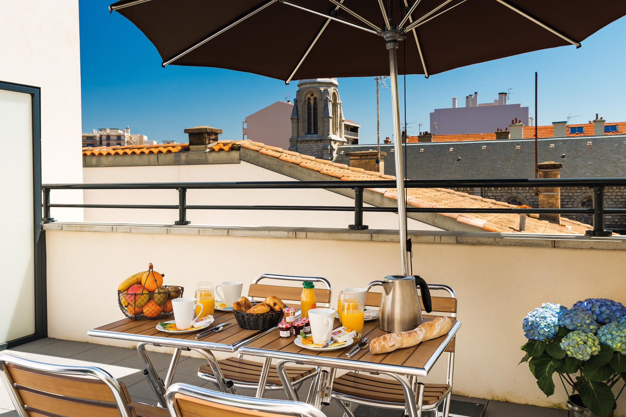 Lagrange Vacances Les Patios Eugenie Biarritz Buitenkant foto